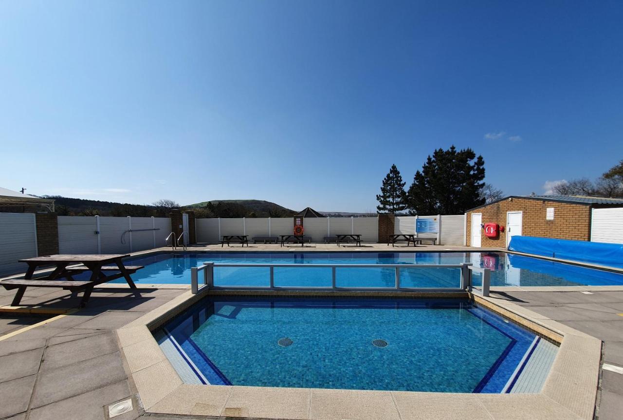 Llanrhidian Holiday Park Llanmorlais Exteriér fotografie